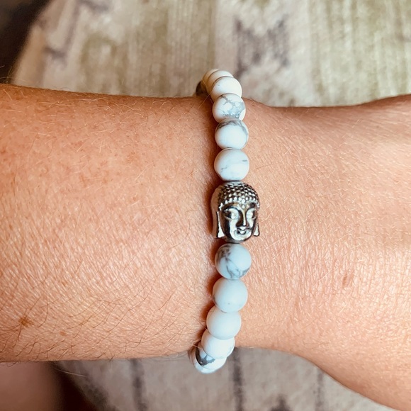 NWT ✨Howlite & Lava Stone  ✨Calming Healing Gemstone Bracelet✨ Handmade - Picture 5 of 7